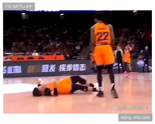 抢篮板时如何避免犯规?新手球员必学的判定标准 抢篮板时如何避免犯规?新手球员必学的判定标准
